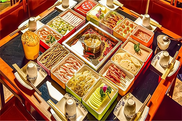 云中味火鍋食府 以卓越產(chǎn)品與溫情服務(wù)，打造餐飲美食與住宿體驗(yàn)的完美融合